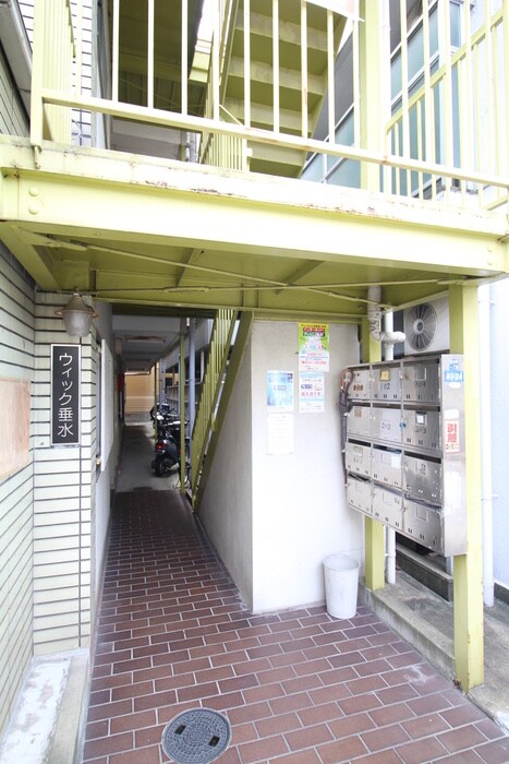 物件外観写真4　(エントランス部分)