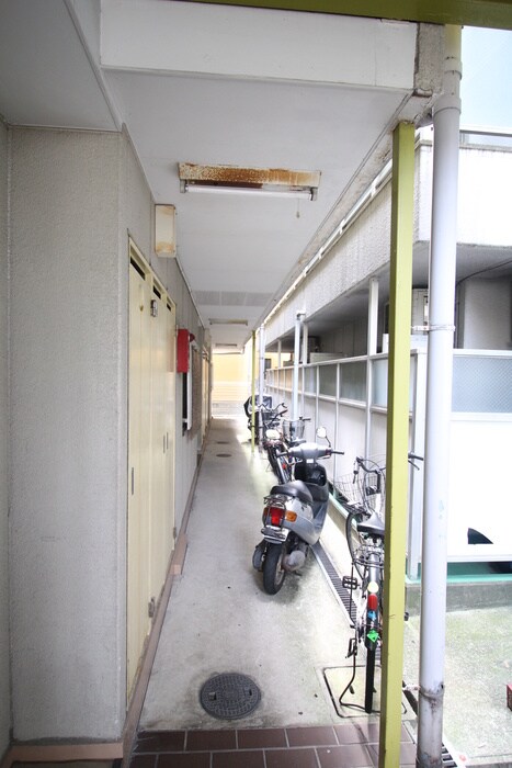 物件外観写真5　(駐車場)