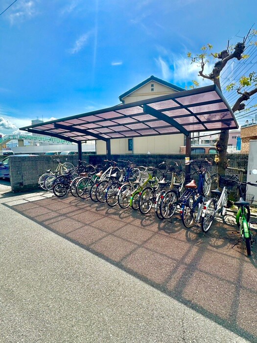 物件外観写真5　(駐輪場)