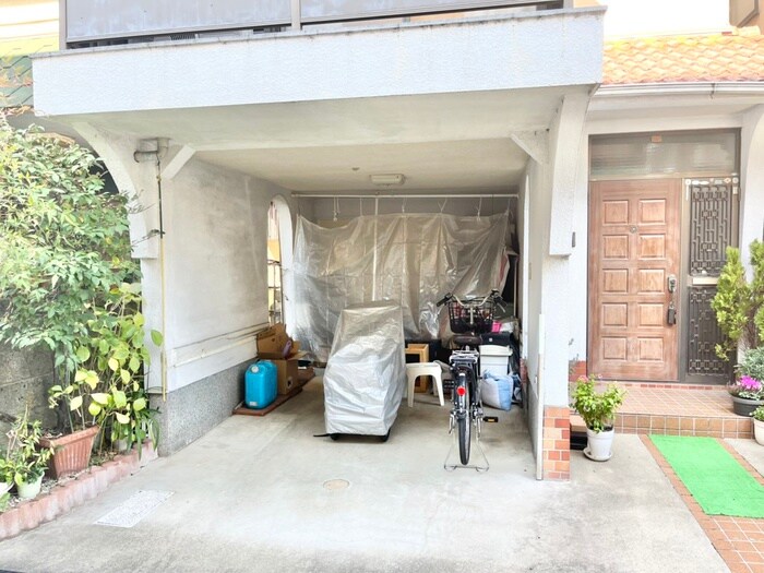 物件外観写真4　(駐車場)