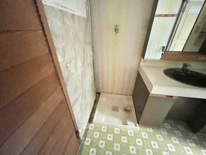 物件内観写真17　(洗濯機置場)