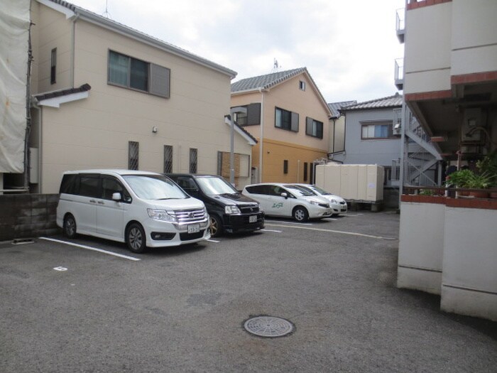 物件外観写真6　(駐車場)