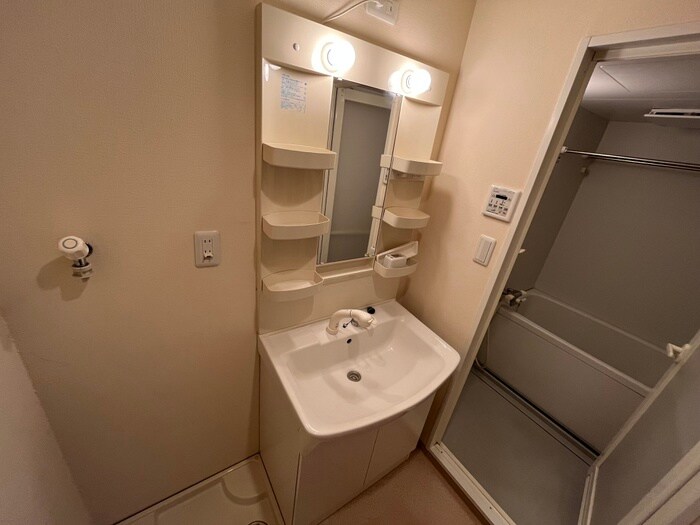 物件内観写真9　(洗面)