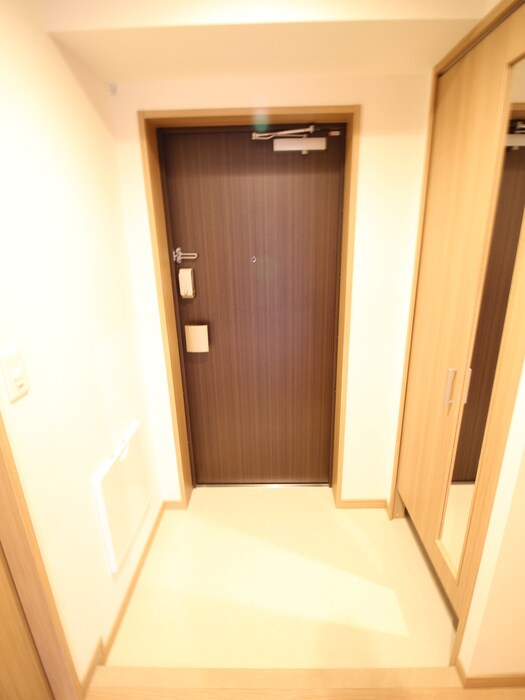 物件内観写真13　(玄関)