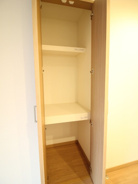 物件内観写真18　(収納)