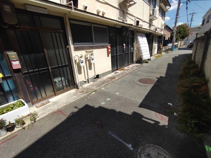 物件外観写真5　(エントランス部分)