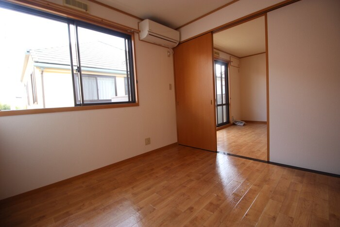 物件内観写真8　(居室)