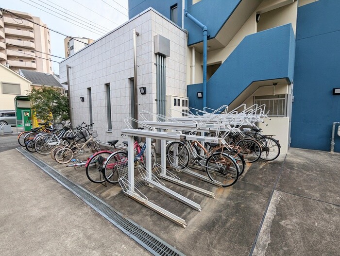 物件外観写真6　(駐輪場)