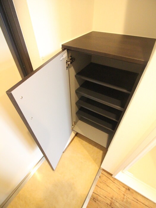 物件内観写真8　(靴箱)