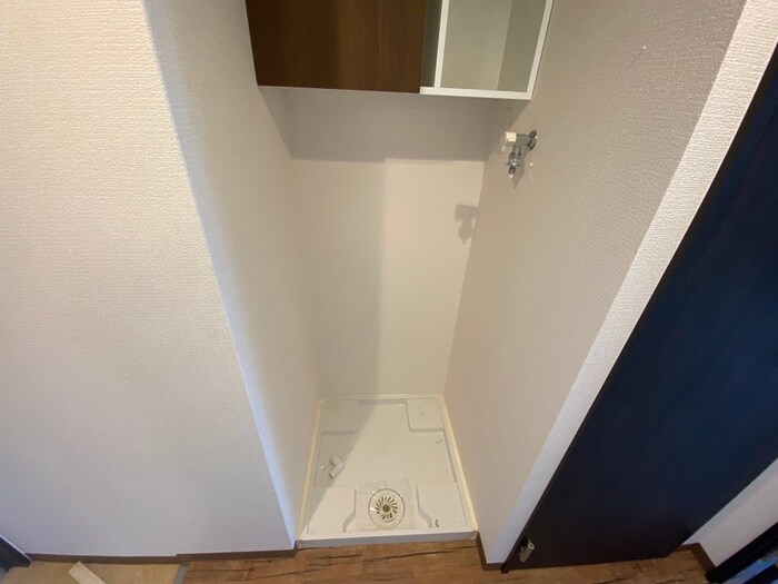 物件内観写真12　(洗濯機置場)