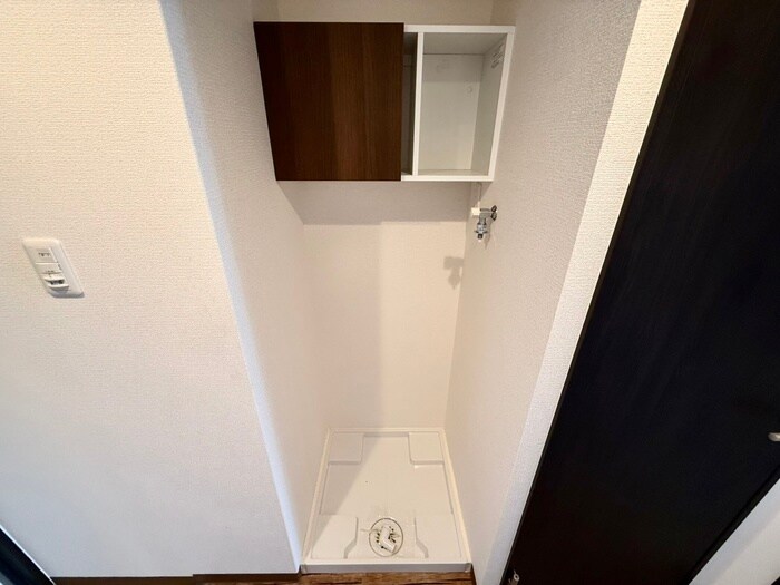 物件内観写真12　(洗濯機置場)