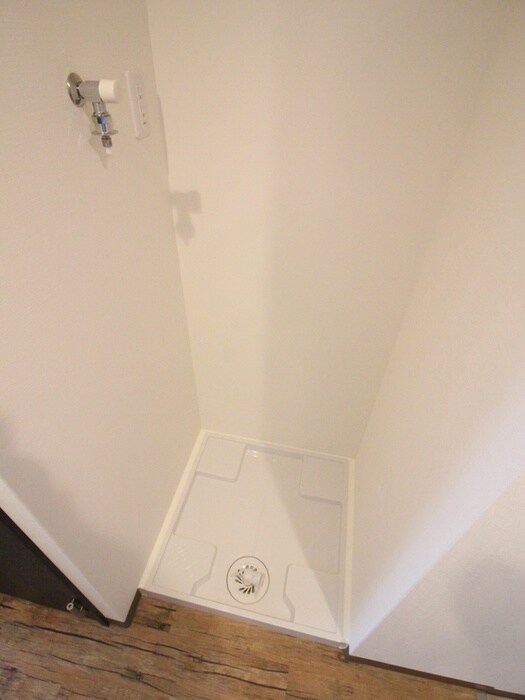 物件内観写真16　(洗濯機置場)