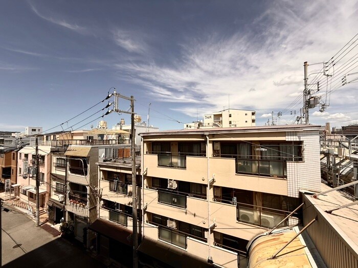 物件内観写真16　(室内からの展望)