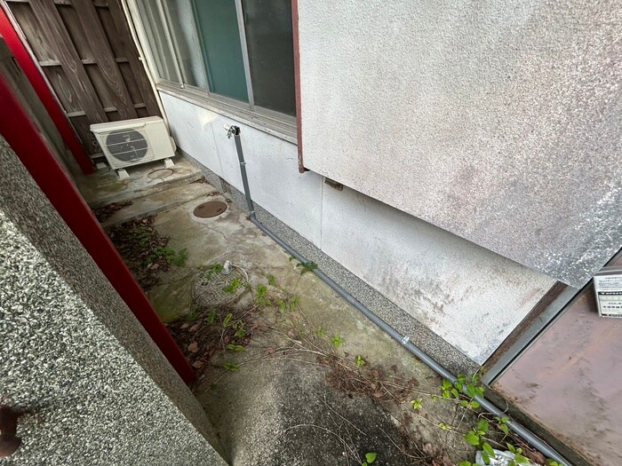 物件外観写真4　(バイク置き場)