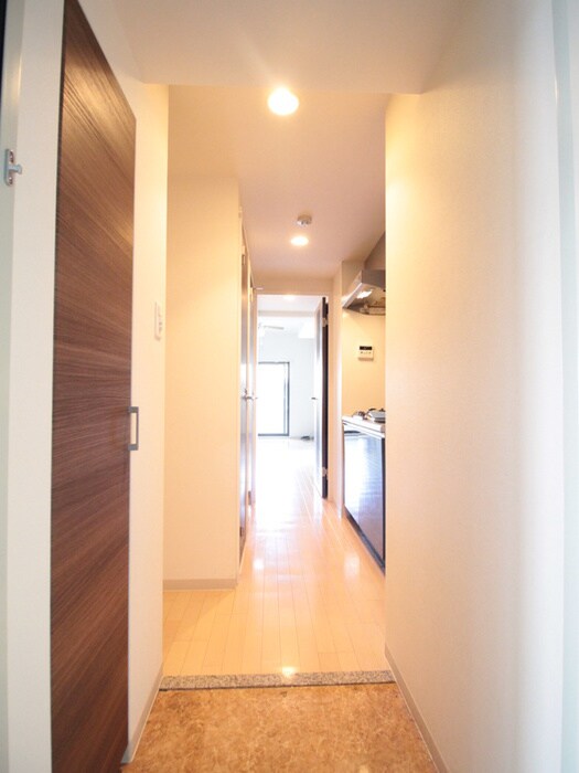 物件内観写真7　(玄関)