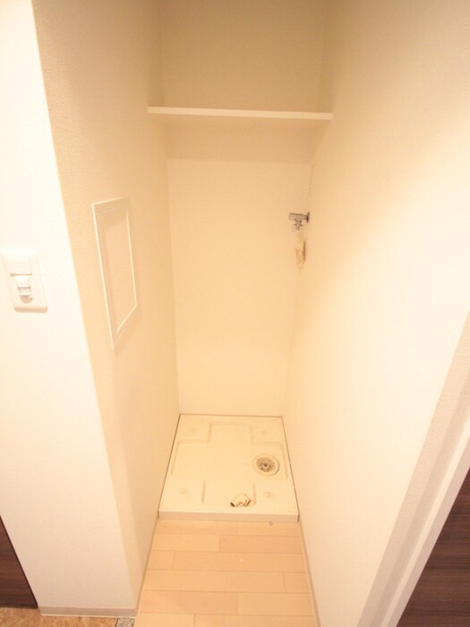 物件内観写真17　(洗濯機置場)
