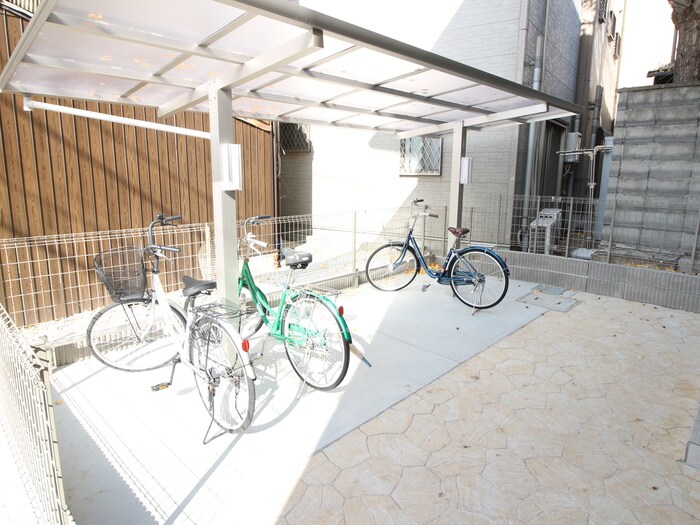 物件外観写真5　(駐輪場)