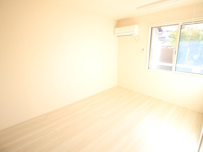 物件内観写真15　(室内からの展望)