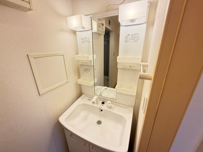 物件内観写真12　(洗面)