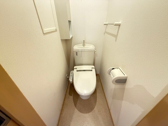 物件内観写真14　(トイレ)