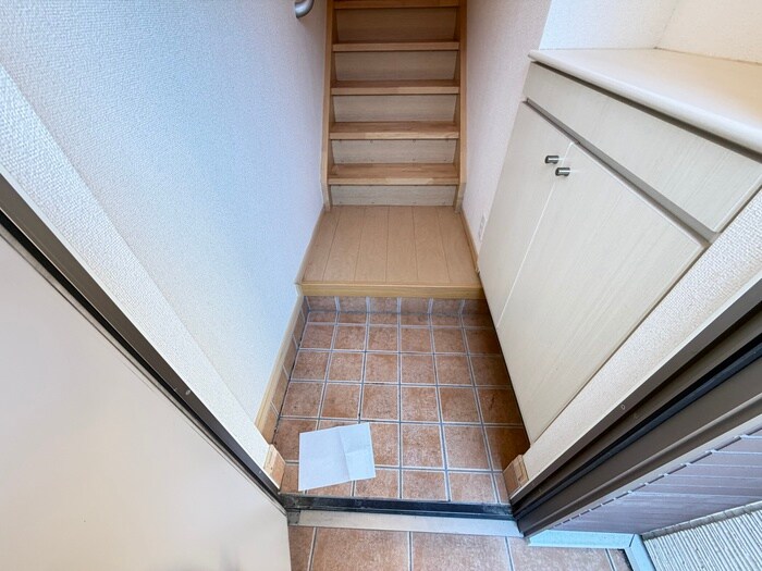 物件内観写真17　(玄関)