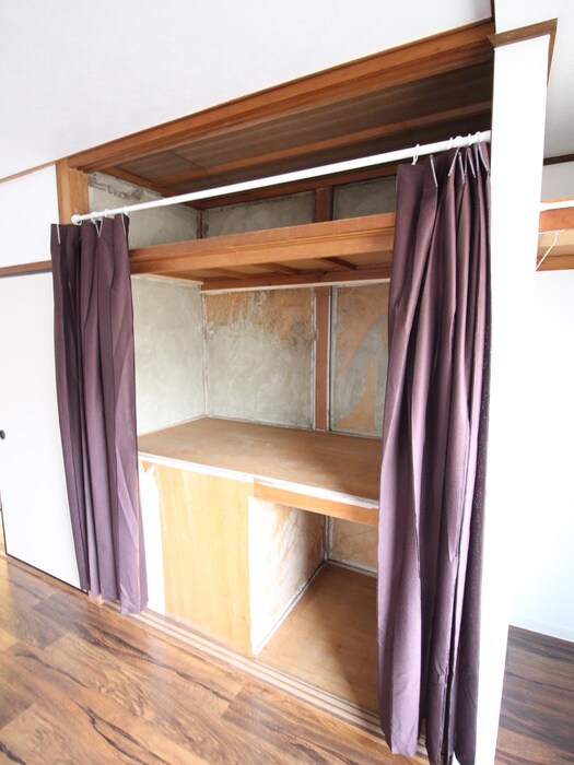 物件内観写真12　(収納)