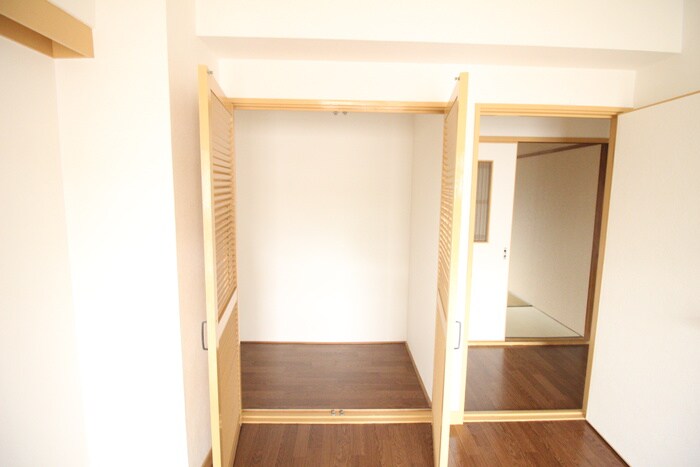 物件内観写真12　(収納)