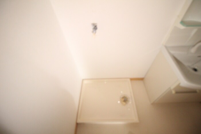 物件内観写真16　(洗濯機置場)