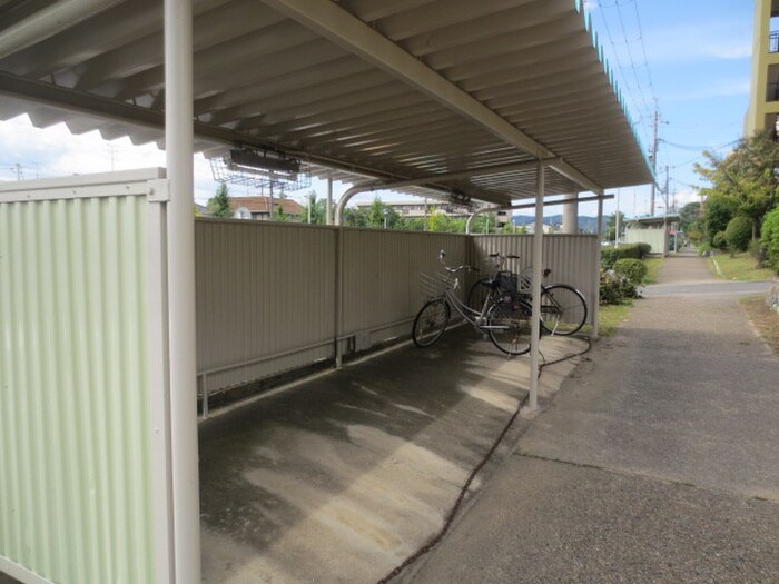 物件外観写真6　(駐輪場)