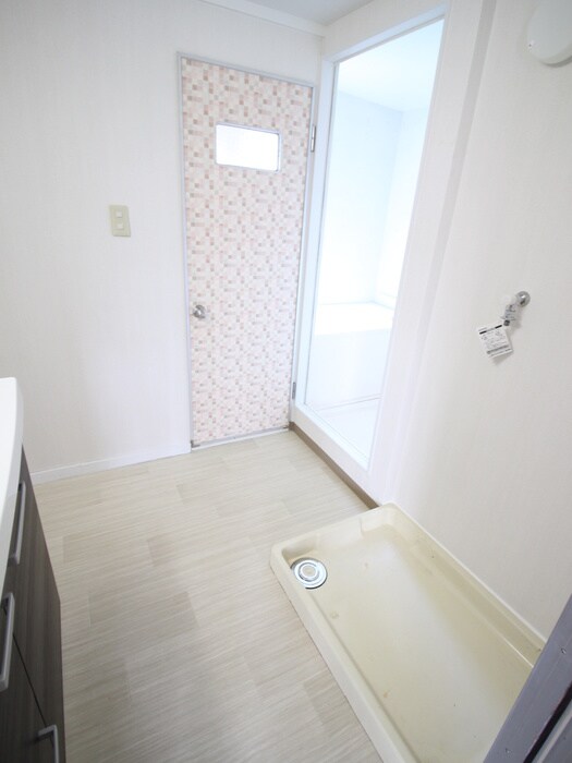 物件内観写真17　(洗濯機置場)