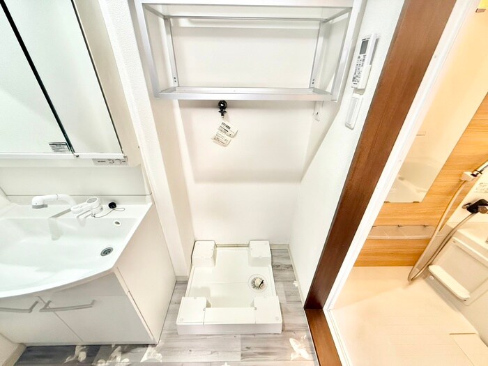 物件内観写真11　(洗濯機置場)