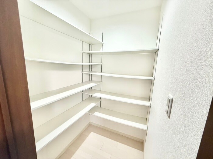 物件内観写真16　(収納)