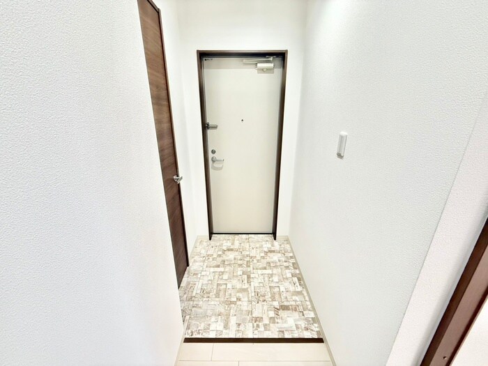 物件内観写真17　(玄関)