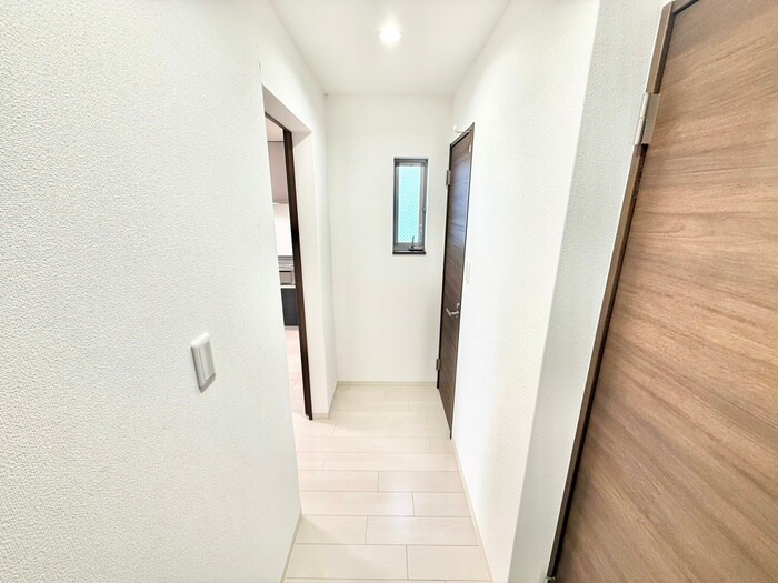 物件内観写真18　(廊下)