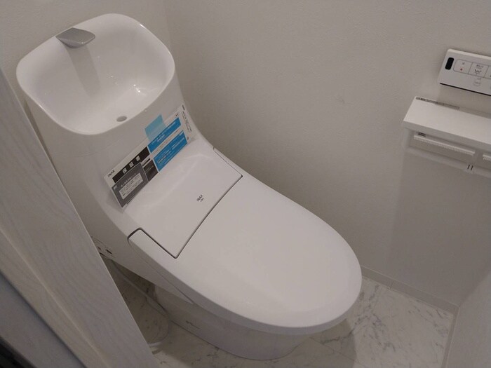 物件内観写真4　(トイレ)