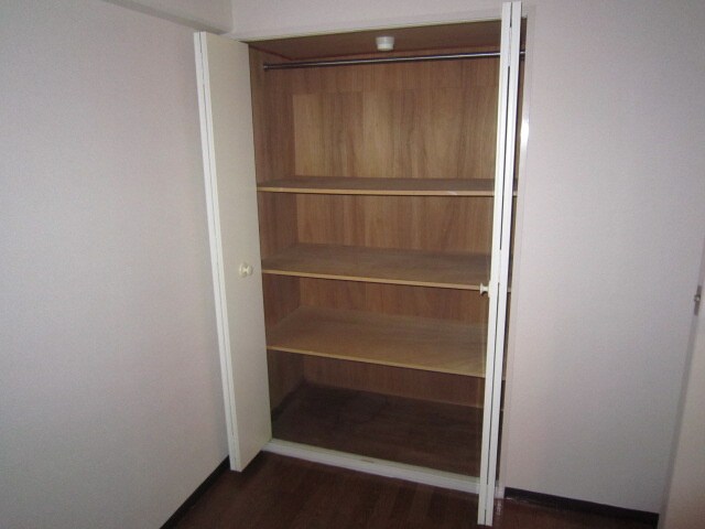 物件内観写真15　(収納)