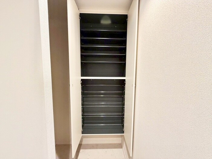 物件内観写真15　(靴箱)