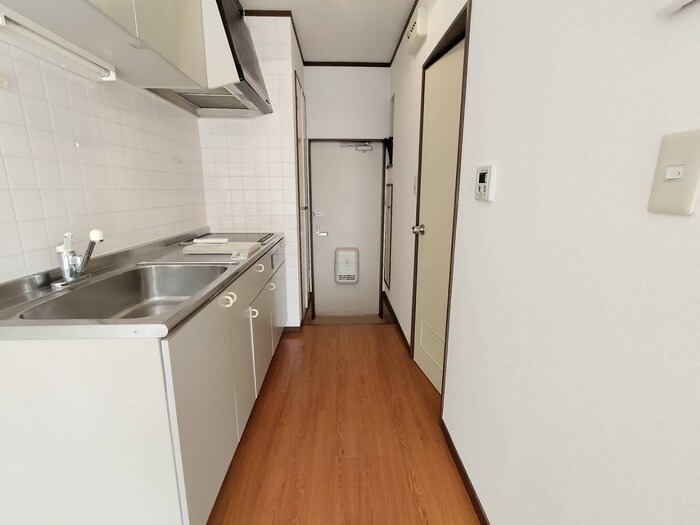 物件内観写真18　(廊下)