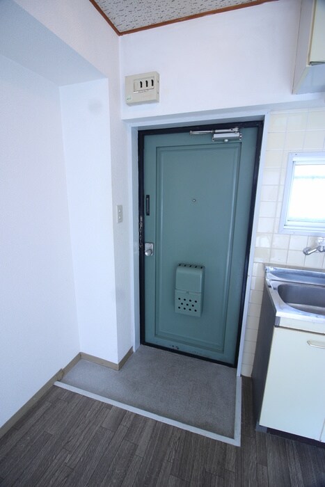 物件内観写真7　(玄関)