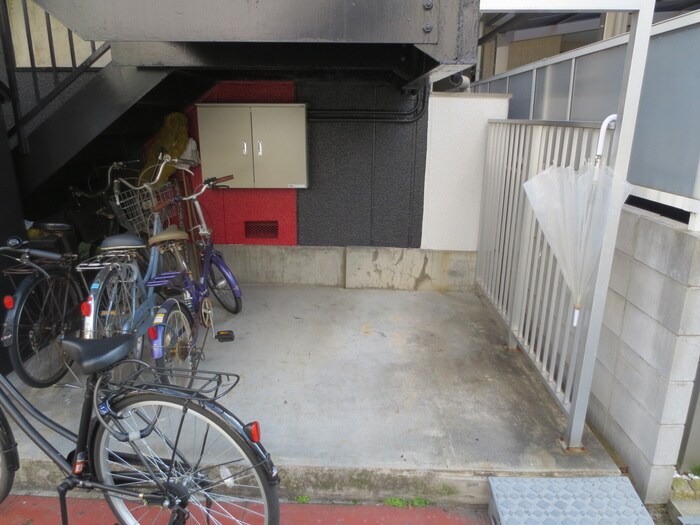 物件外観写真6　(駐輪場)
