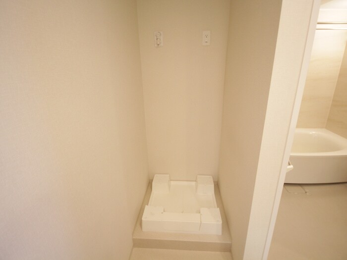 物件内観写真11　(洗濯機置場)