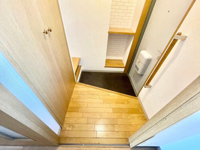 物件内観写真19　(玄関)