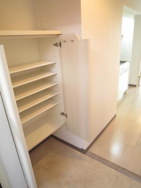 物件内観写真16　(靴箱)