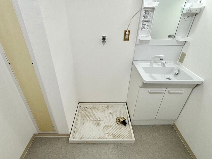 物件内観写真17　(洗濯機置場)