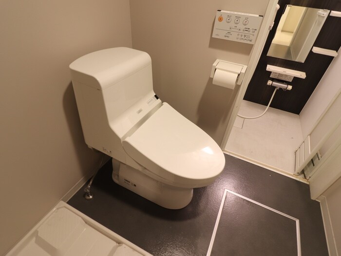 物件内観写真11　(トイレ)
