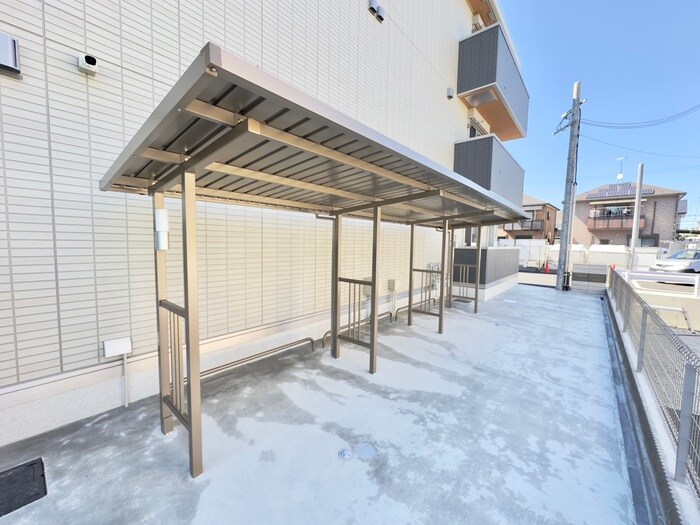 物件外観写真3　(駐輪場)