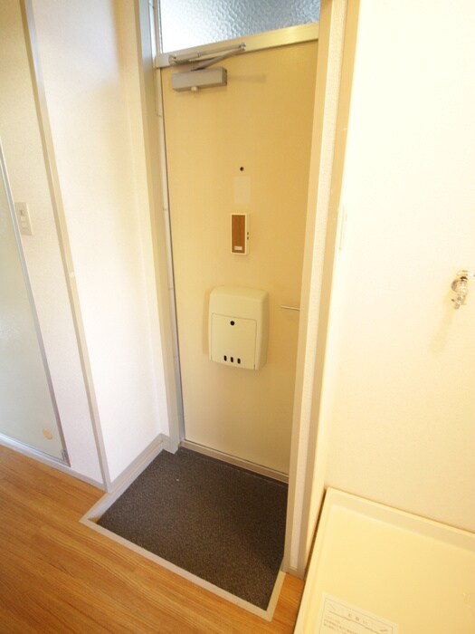 物件内観写真15　(玄関)