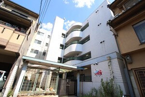 ＰＩＲＥ　ＦＯＵＲ外観写真