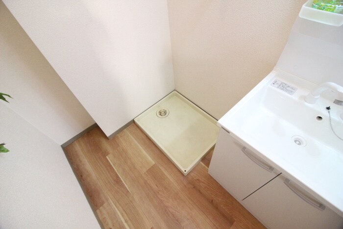 物件内観写真13　(洗濯機置場)