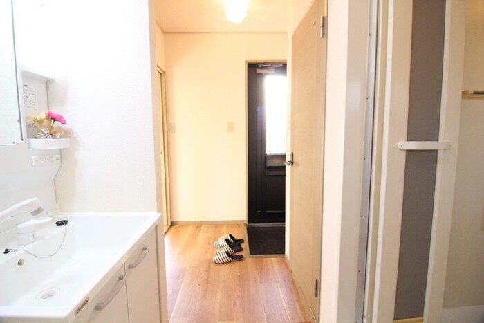 物件内観写真16　(廊下)